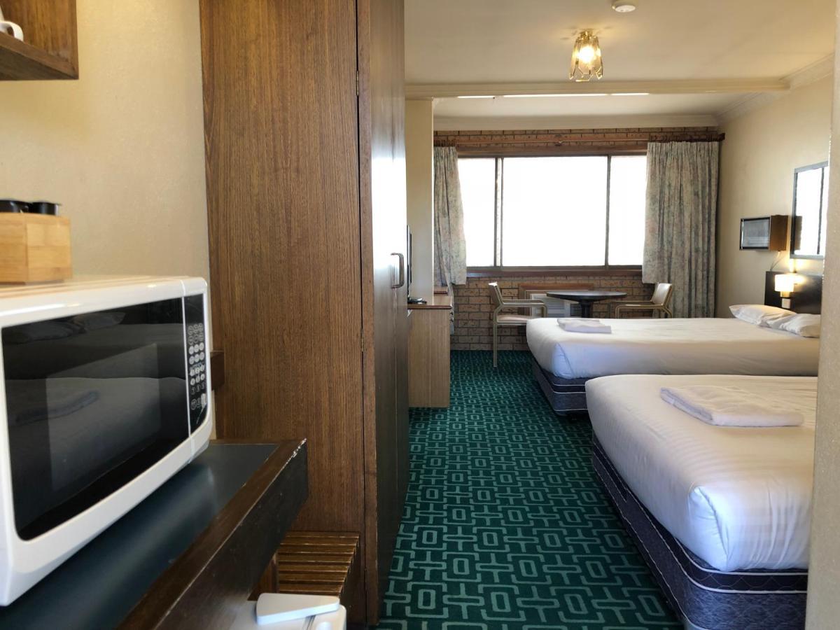 Canberra Lyneham Motor Inn Ngoại thất bức ảnh