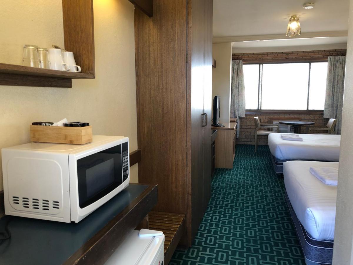 Canberra Lyneham Motor Inn Ngoại thất bức ảnh