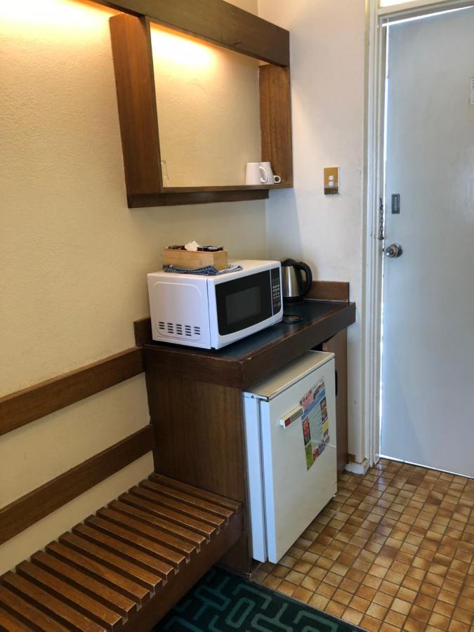 Canberra Lyneham Motor Inn Ngoại thất bức ảnh