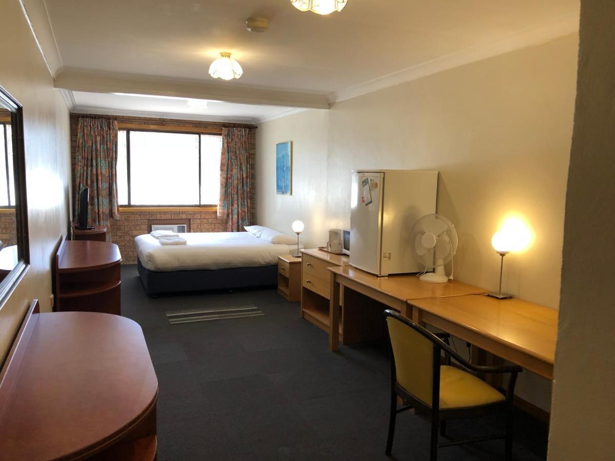 Canberra Lyneham Motor Inn Ngoại thất bức ảnh