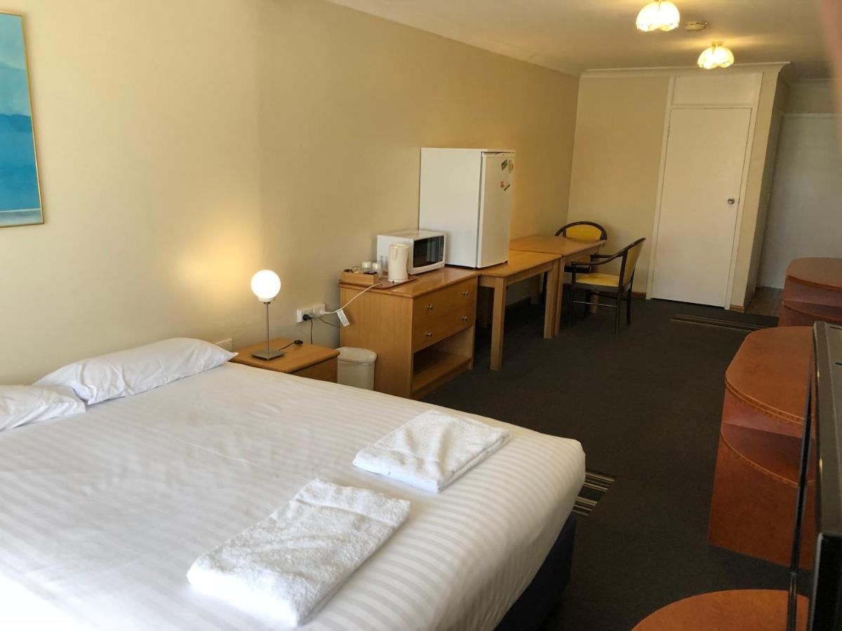 Canberra Lyneham Motor Inn Ngoại thất bức ảnh