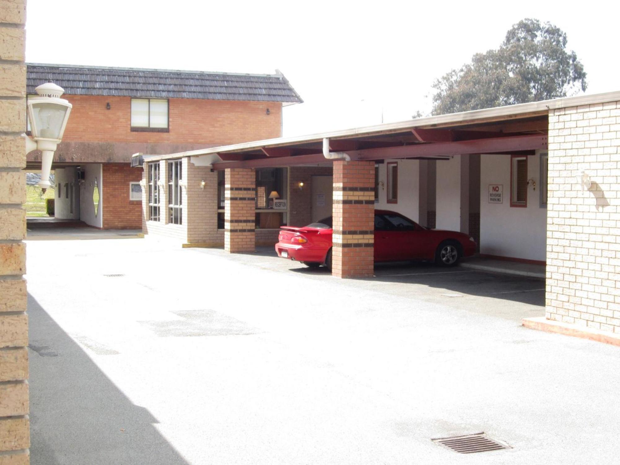 Canberra Lyneham Motor Inn Ngoại thất bức ảnh